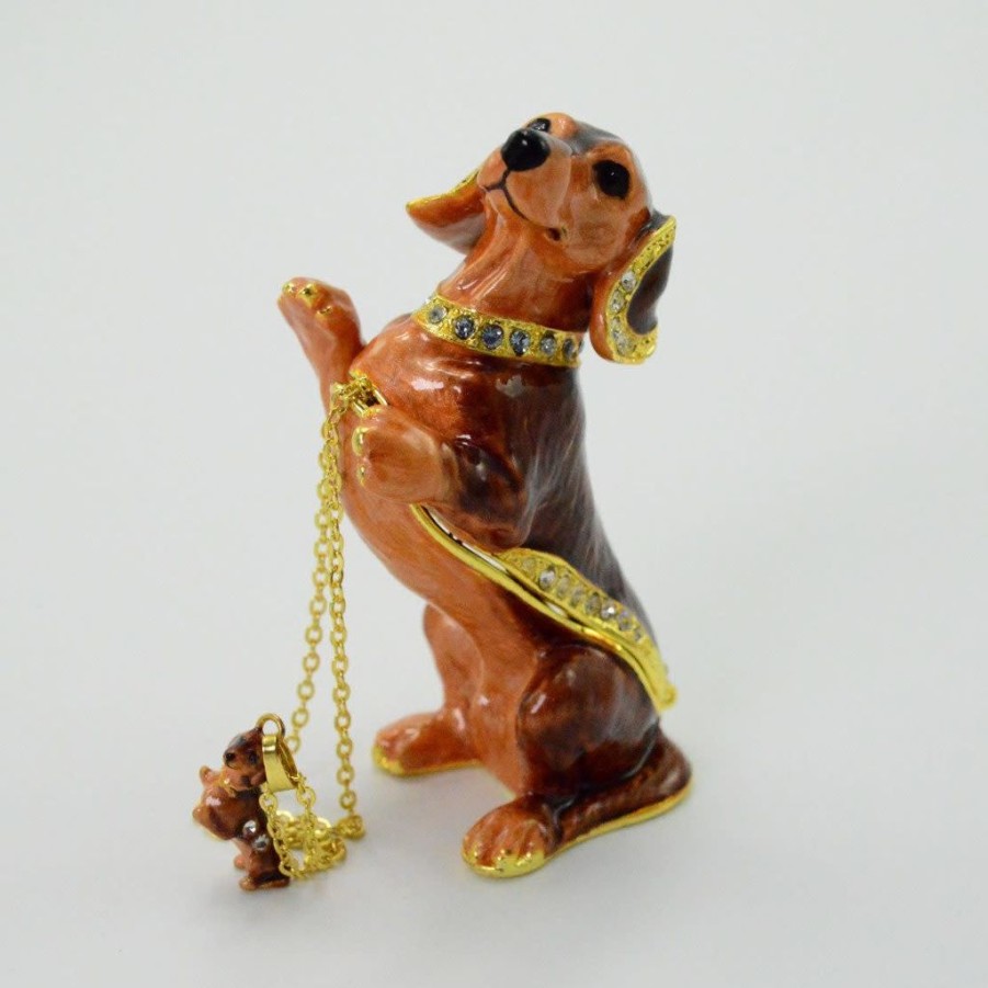 Wear British Isles Necklaces & Pendants | Kingspoint Designs Beckoning Dachshund 62446