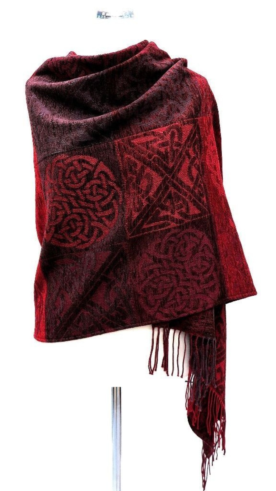 Wear British Isles | Calzeat Of Scotland Celtic Knot Garnet Wrap